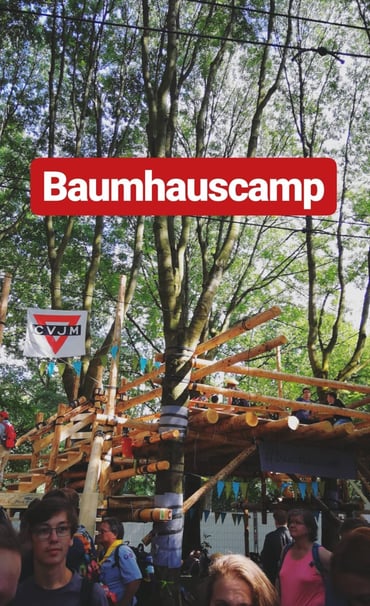 Der CVJM Deutschland hat ein Baumhauscamp auf dem Kirchentag aufgebaut.